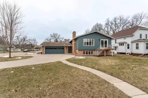 417 E Division St, Elbow Lake, MN 56531