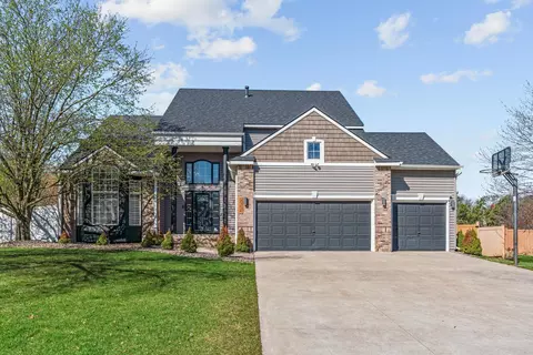 9154 Edinburgh Ln, Woodbury, MN 55125