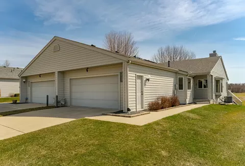 4820 Tee Ct SW, Rochester, MN 55902