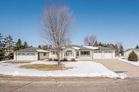 620 Krista Cir, Parkers Prairie, MN 56361