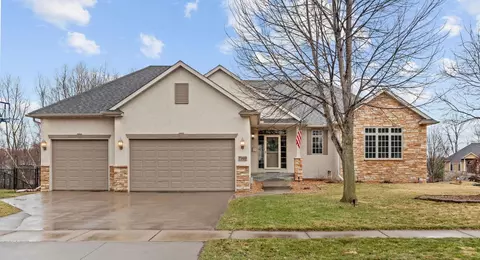 7360 Peltier Cir, Centerville, MN 55038