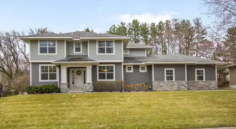 10495 Niblick Ln, Eden Prairie, MN 55347