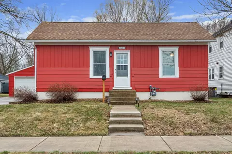 127 E Mckinley St, Owatonna, MN 55060