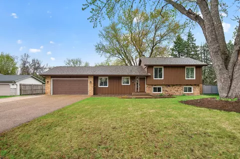1208 Echo Dr, Burnsville, MN 55337