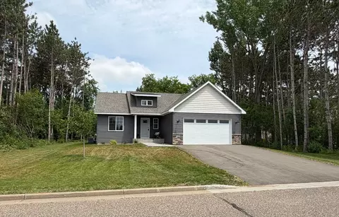 1141 Pinewood Trl, New Richmond, WI 54017