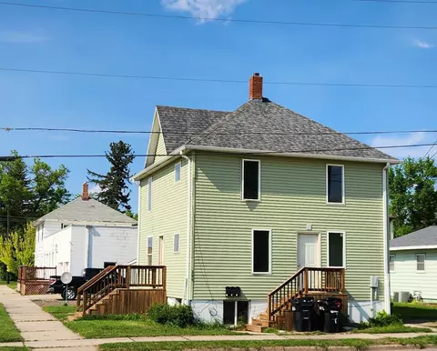 209 4th St SE, Valley City, ND 58072