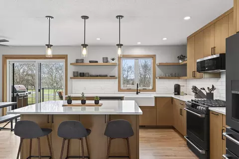 Kitchen - 9310 Lakeside Trl, Champlin, MN 55316 photo 3 of 6
