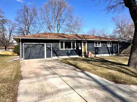 306 N Elm St, Marshall, MN 56258