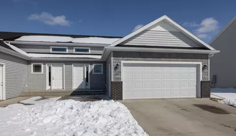 2711 Westwood St W, West Fargo, ND 58078