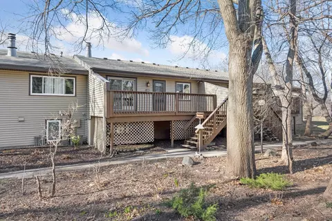 227 River Woods Ln, Burnsville, MN 55337