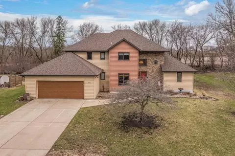 1960 Knollwood Dr, Fairmont, MN 56031