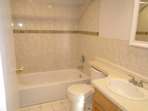Bath - 5536 Kipling Ave, Minnetonka, MN 55345 photo 1 of 3