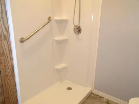 Bath - 5536 Kipling Ave, Minnetonka, MN 55345 photo 2 of 3