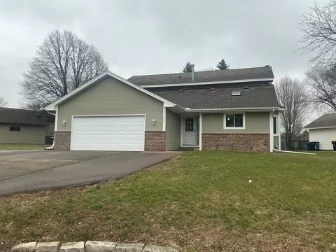 15125 Southwind Dr, Burnsville, MN 55306