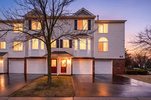7702 Arboretum Village Cir, Chanhassen, MN 55317