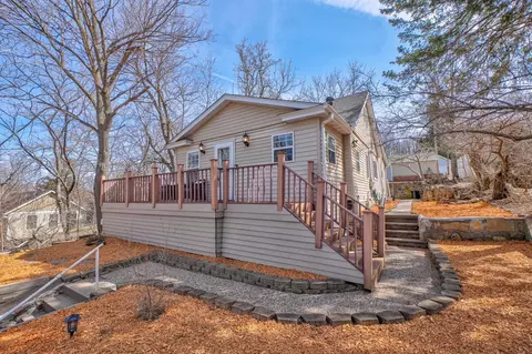 908 10th St, Hudson, WI 54016