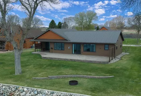 28840 S Shore Dr, Starbuck, MN 56381