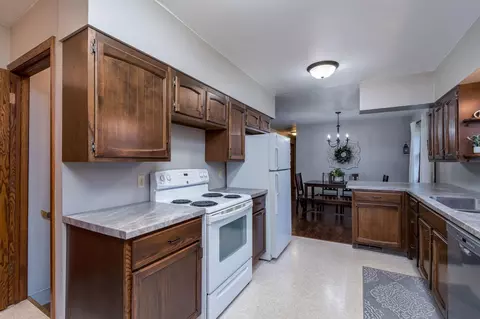 Kitchen - 507 2nd Ave SE, Mapleton, MN 56065 photo 3 of 4