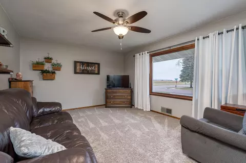 Living - 507 2nd Ave SE, Mapleton, MN 56065 photo 2 of 4