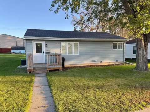 1058 5th St SW, Valley City, ND 58072