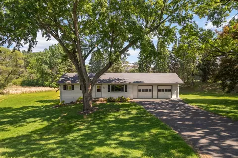 70 Kingsview Ln N, Plymouth, MN 55447