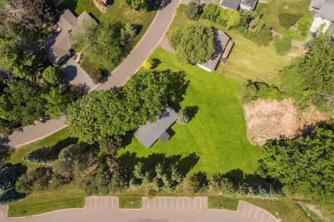 70 Kingsview Ln N, Plymouth, MN 55447