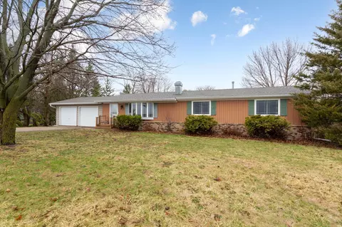606 Riverdale Rd, Mankato, MN 56001