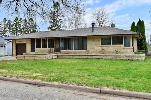 1308 Parkview Ave, Winona, MN 55987
