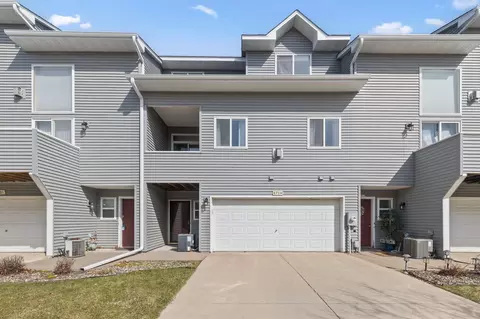 673 Kingfisher Ln #H, Woodbury, MN 55125