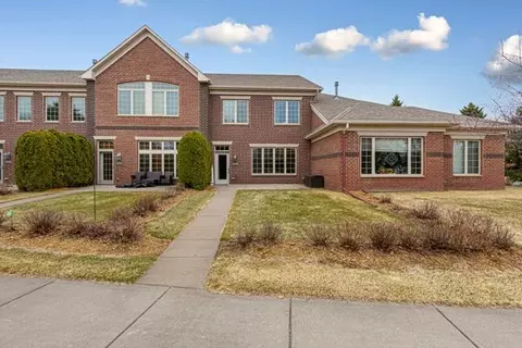 2879 Edison St NE #B, Blaine, MN 55449