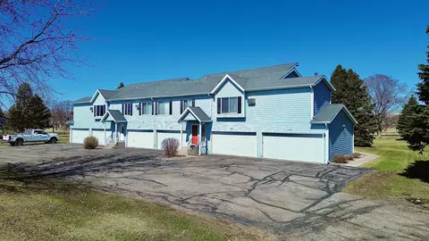 2901 32nd St S, Moorhead, MN 56560