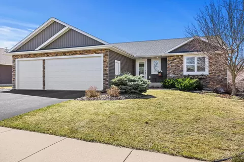 Exterior - 334 Kamloops Pl, River Falls, WI 54022 photo 4 of 12