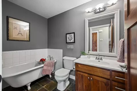 Bath - 334 Kamloops Pl, River Falls, WI 54022 photo 1 of 3