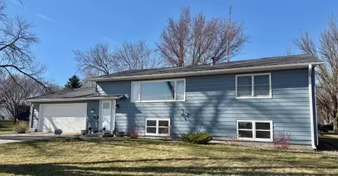 419 Normandale Rd, Redwood Falls, MN 56283