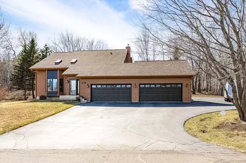 3241 Commonwealth Ave, Duluth, MN 55808