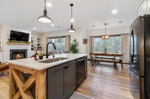 Kitchen - 59 E Riverside Rd, Esko, MN 55733 photo 4 of 5