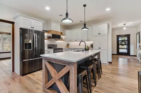 Kitchen - 59 E Riverside Rd, Esko, MN 55733 photo 3 of 5
