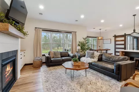 Living - 59 E Riverside Rd, Esko, MN 55733 photo 4 of 4