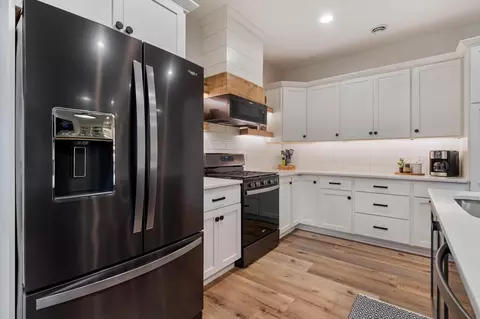 Kitchen - 59 E Riverside Rd, Esko, MN 55733 photo 5 of 5
