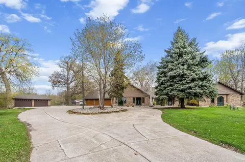 22255 Babcock Ave, Winsted, MN 55395
