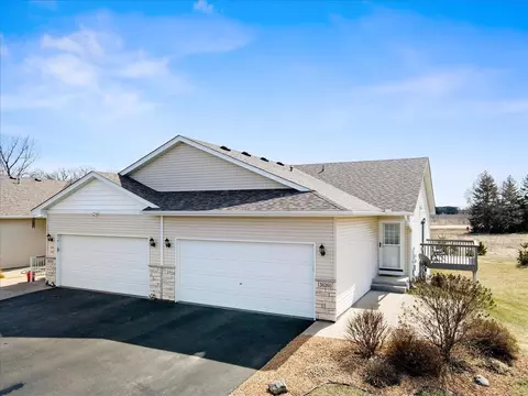 38260 Explorer Cir, North Branch, MN 55056
