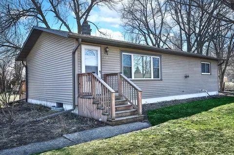 709 8th Ave NW, Waseca, MN 56093