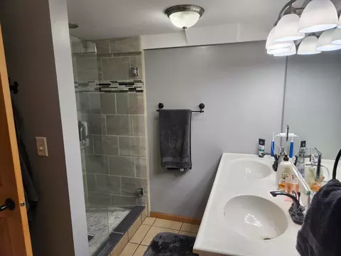 Bath - 4944 280th St E, Randolph, MN 55065 photo 1 of 2