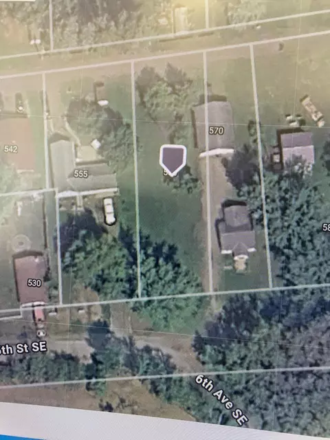 560 5th St SE, Milaca, MN 56353