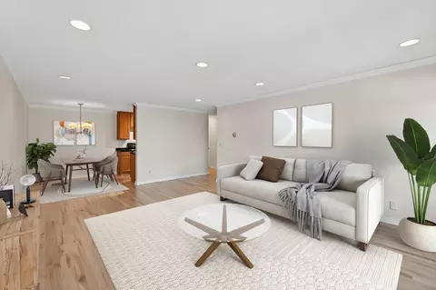 821 Douglas Ave #204, Minneapolis, MN 55403