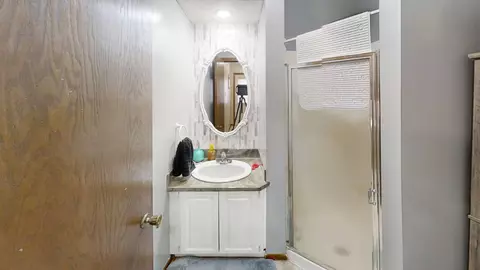Bath - 1412 Regency Ln, Albert Lea, MN 56007 photo 2 of 2