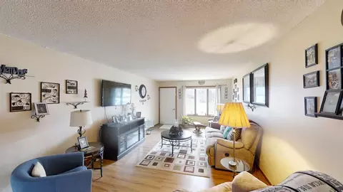 Living - 1412 Regency Ln, Albert Lea, MN 56007 photo 2 of 3