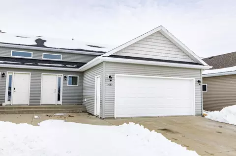 1420 Goldenwood Dr, West Fargo, ND 58078