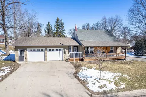 400 W Douglas Ave, Fergus Falls, MN 56537