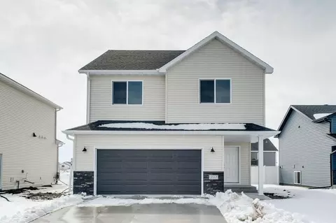 2517 36th Ave S, Moorhead, MN 56560